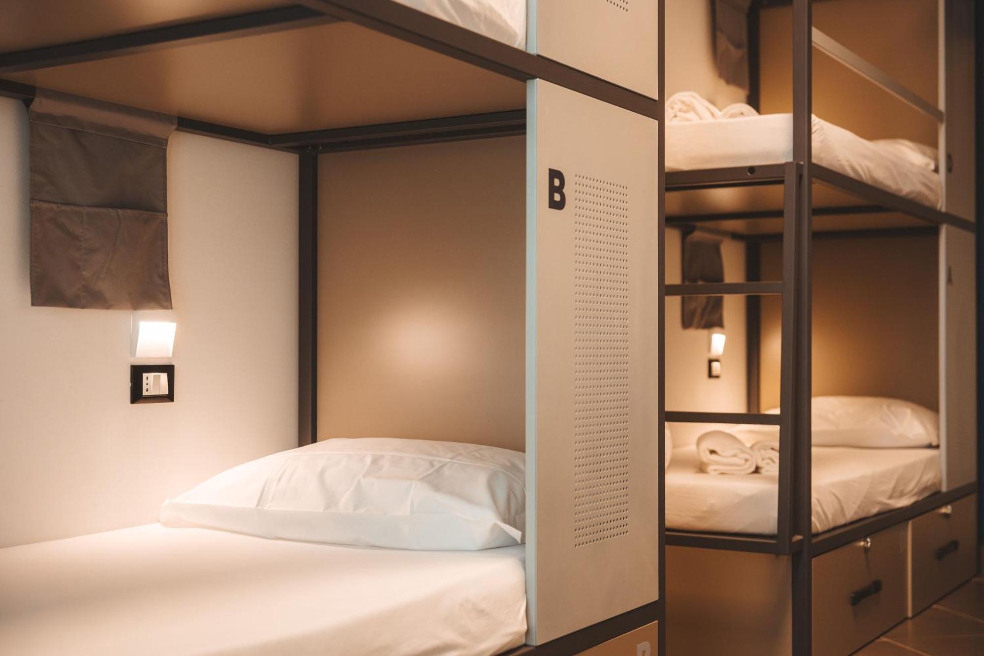 & Albergue