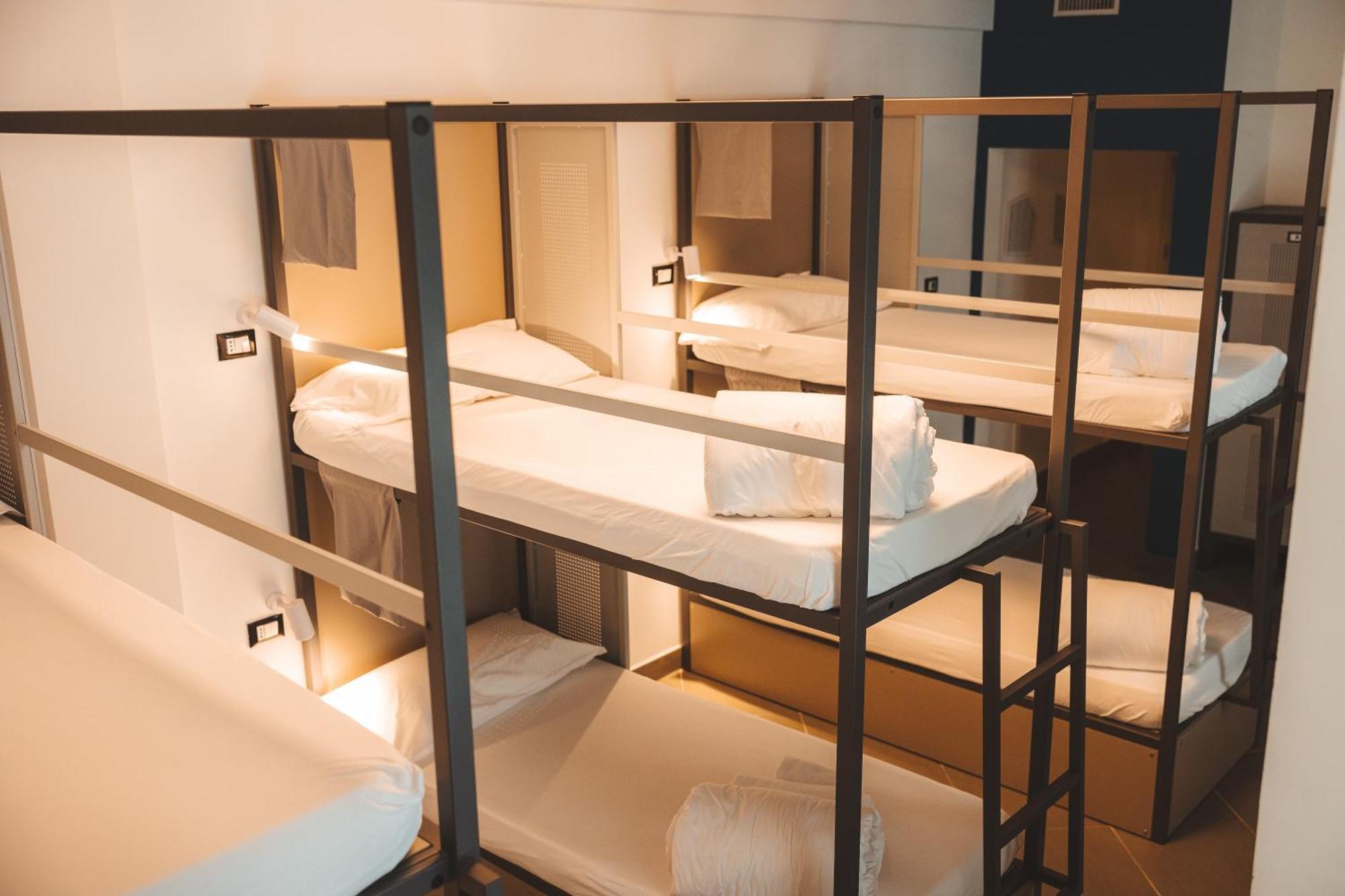 & Albergue *