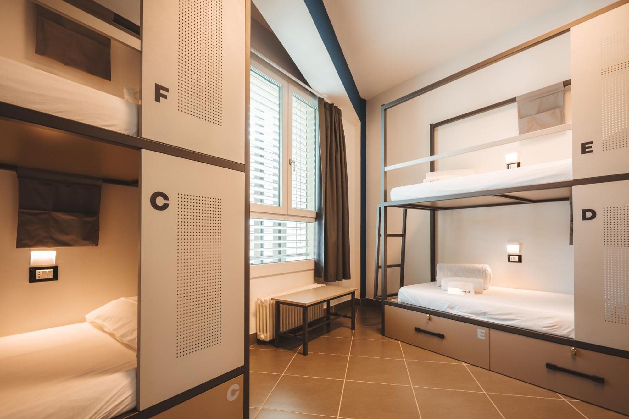Albergue & *